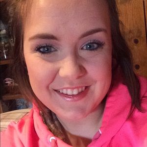 Meet your Posher, Christin